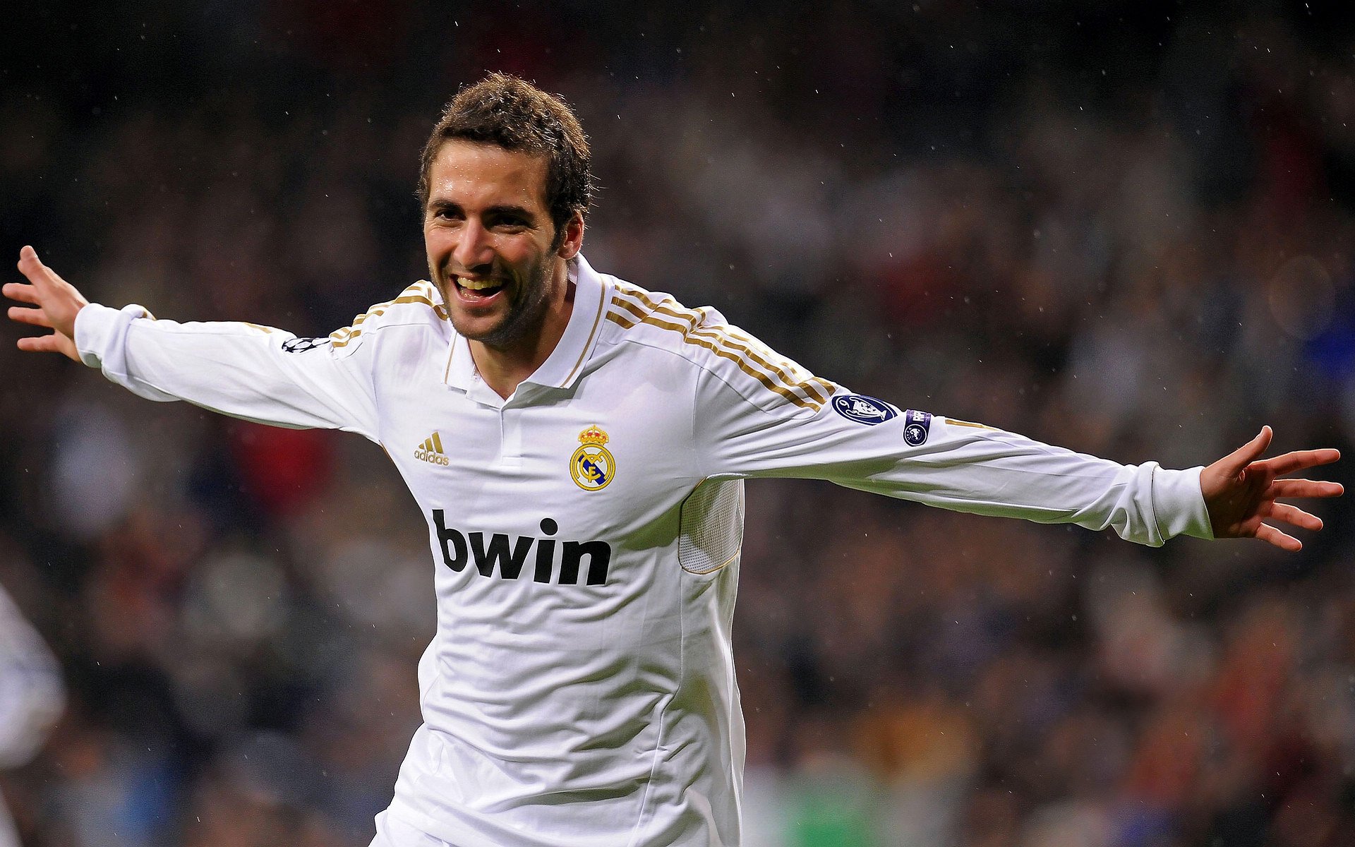 开云体育中国-马赛碾压曼城，苏亚雷斯关键回合不手软