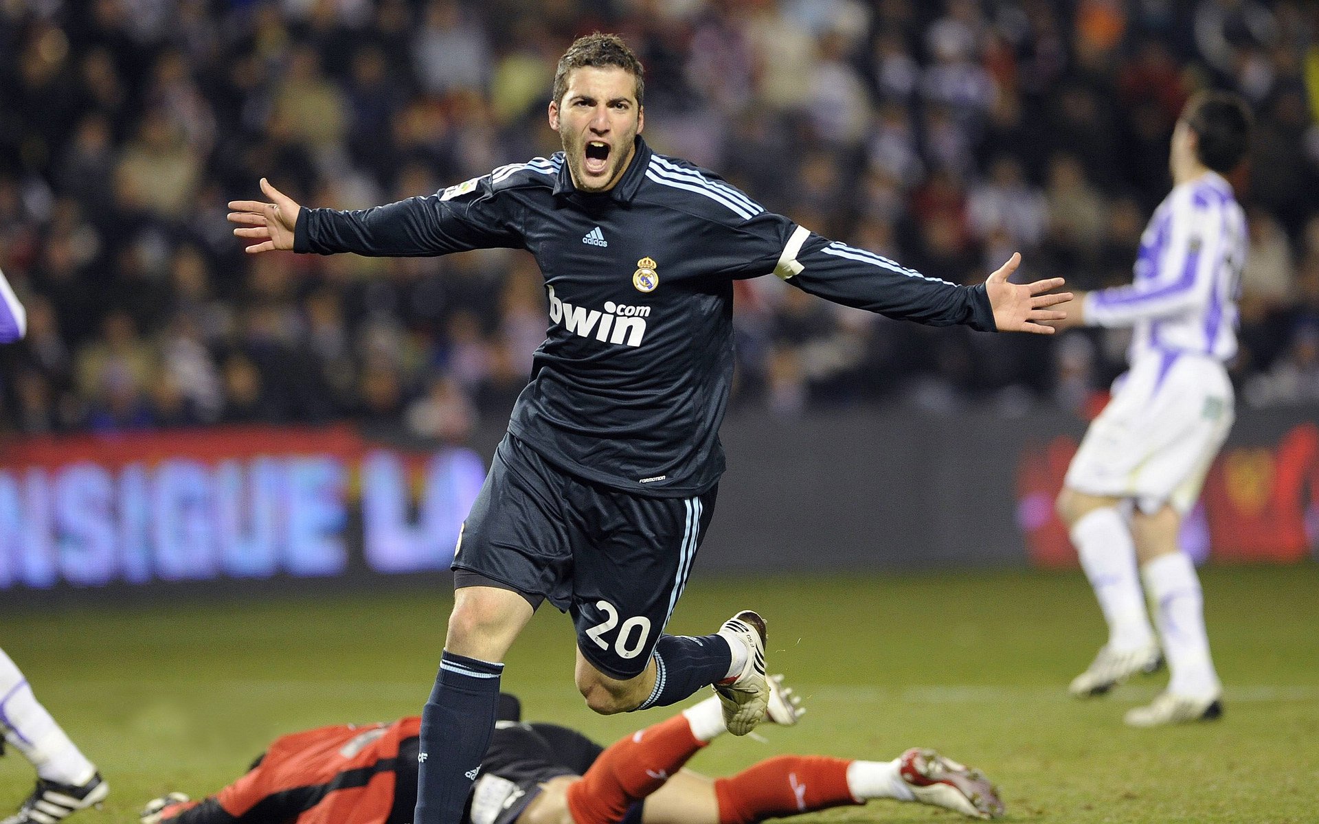 开云体育官网-凯塞多化身叹息之墙，克罗地亚的防守艺术如何绞杀塞维利亚